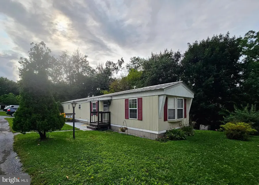 709 Primrose Ln, Ephrata, PA 17522 - #2