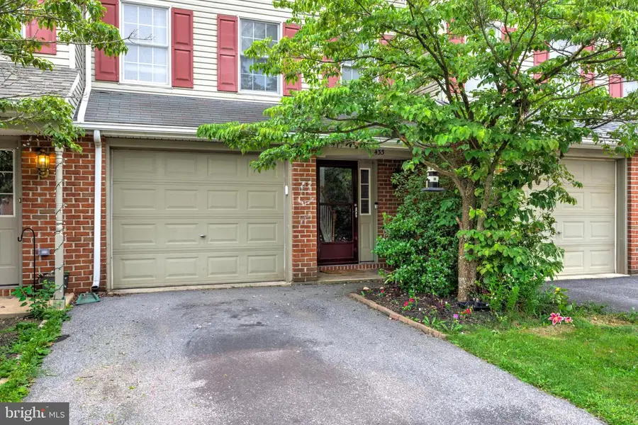 433 Crosswinds Dr, Lititz, PA 17543 - #3
