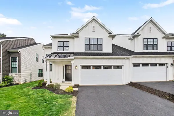 105 Village Dr, MILLERSVILLE, PA 17551