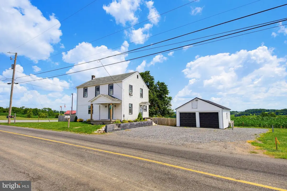 2161 Meadow View Rd, Manheim, PA 17545 - #1