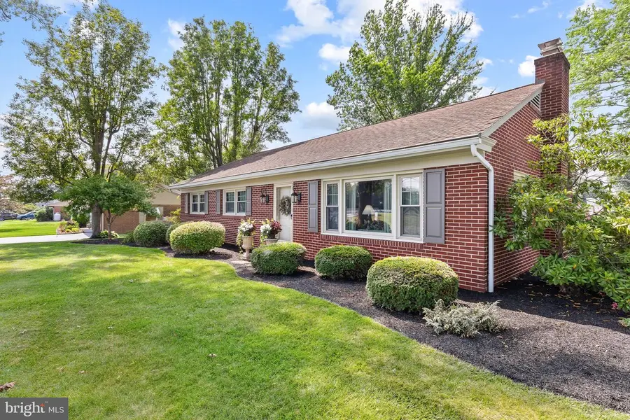 17 Penn Grant Rd, Willow Street, PA 17584 - #2