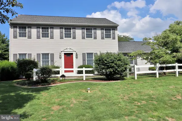 591 Crosswinds Dr, LITITZ, PA 17543