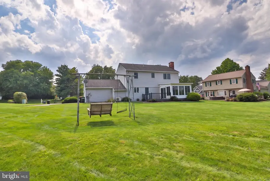 591 Crosswinds Dr, Lititz, PA 17543 - #3