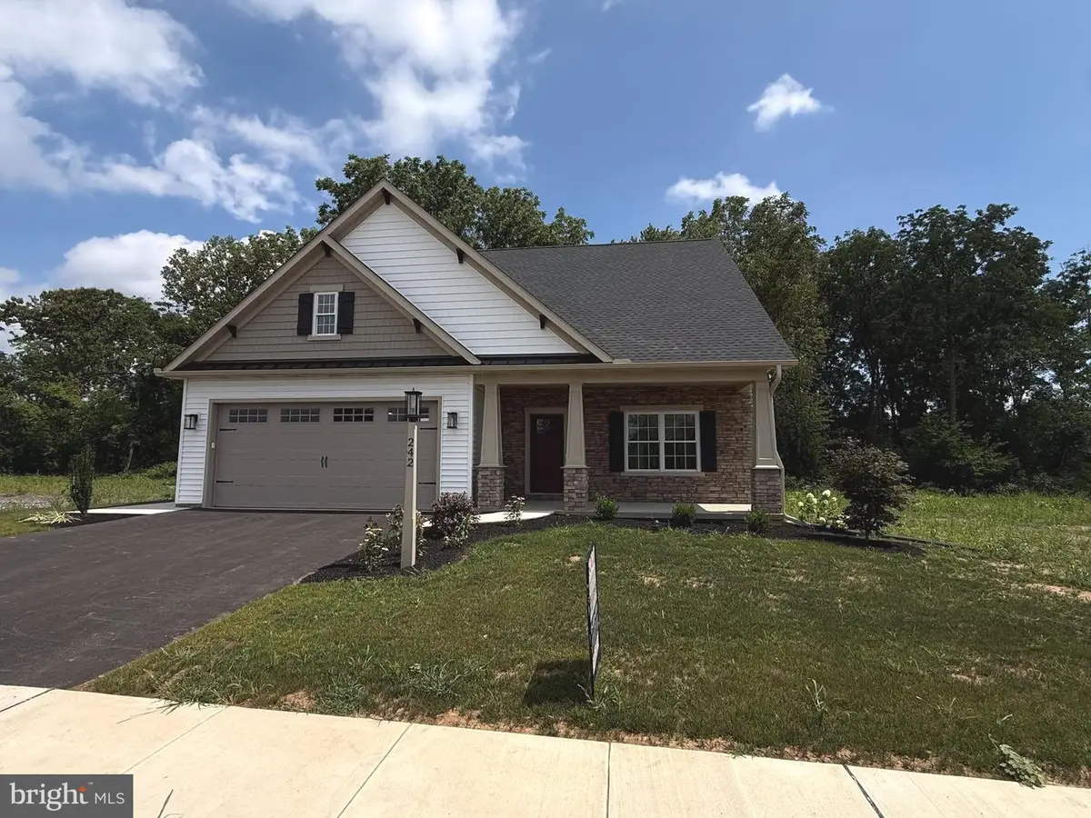 242 Parkside Pl, Lancaster, PA 17602 - #1