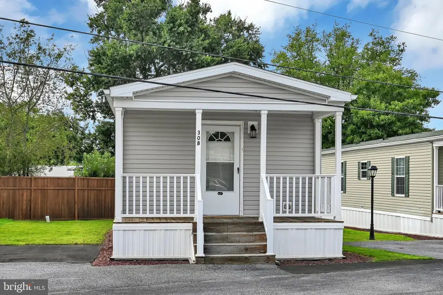 308 Don Dr, New Holland, PA 17557 - #2