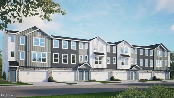 27 Arcadia Dr, ELIZABETHTOWN, PA 17022