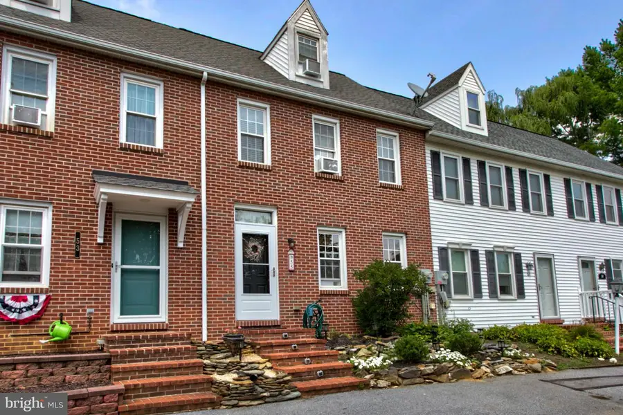 55 Hilldale Dr, Ephrata, PA 17522 - #2