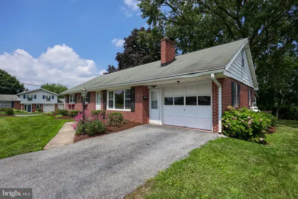 89 Rose Ave, LEOLA, PA 17540