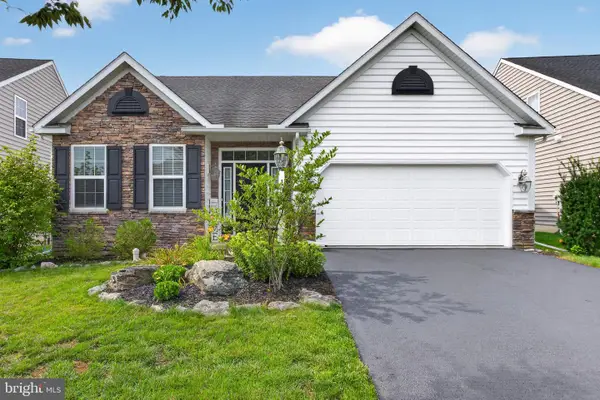 135 Goldenfield Dr, LANCASTER, PA 17603