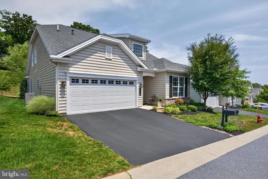 430 Valor Dr, Lititz, PA 17543 - #2