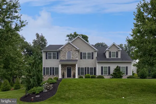 111 Crimson Ln, ELIZABETHTOWN, PA 17022