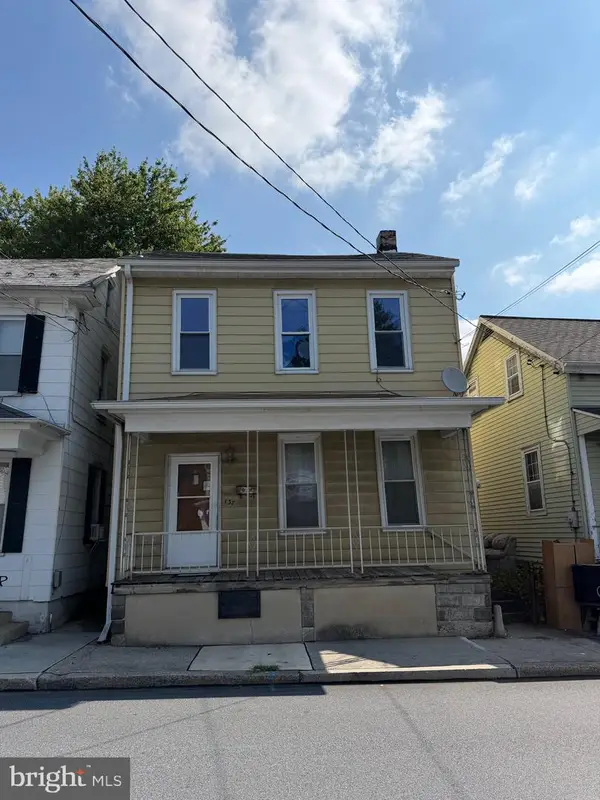 137 S Charlotte St, MANHEIM, PA 17545