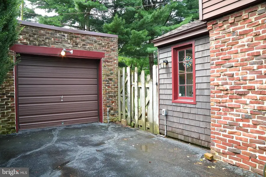 1610 Ridgeview Ave, Lancaster, PA 17603 - #2
