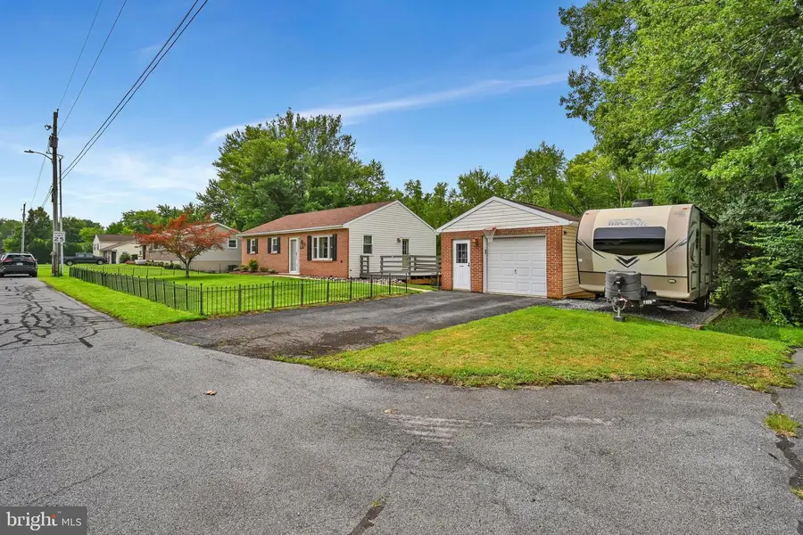 301 Grant Rd, Reinholds, PA 17569 - #3
