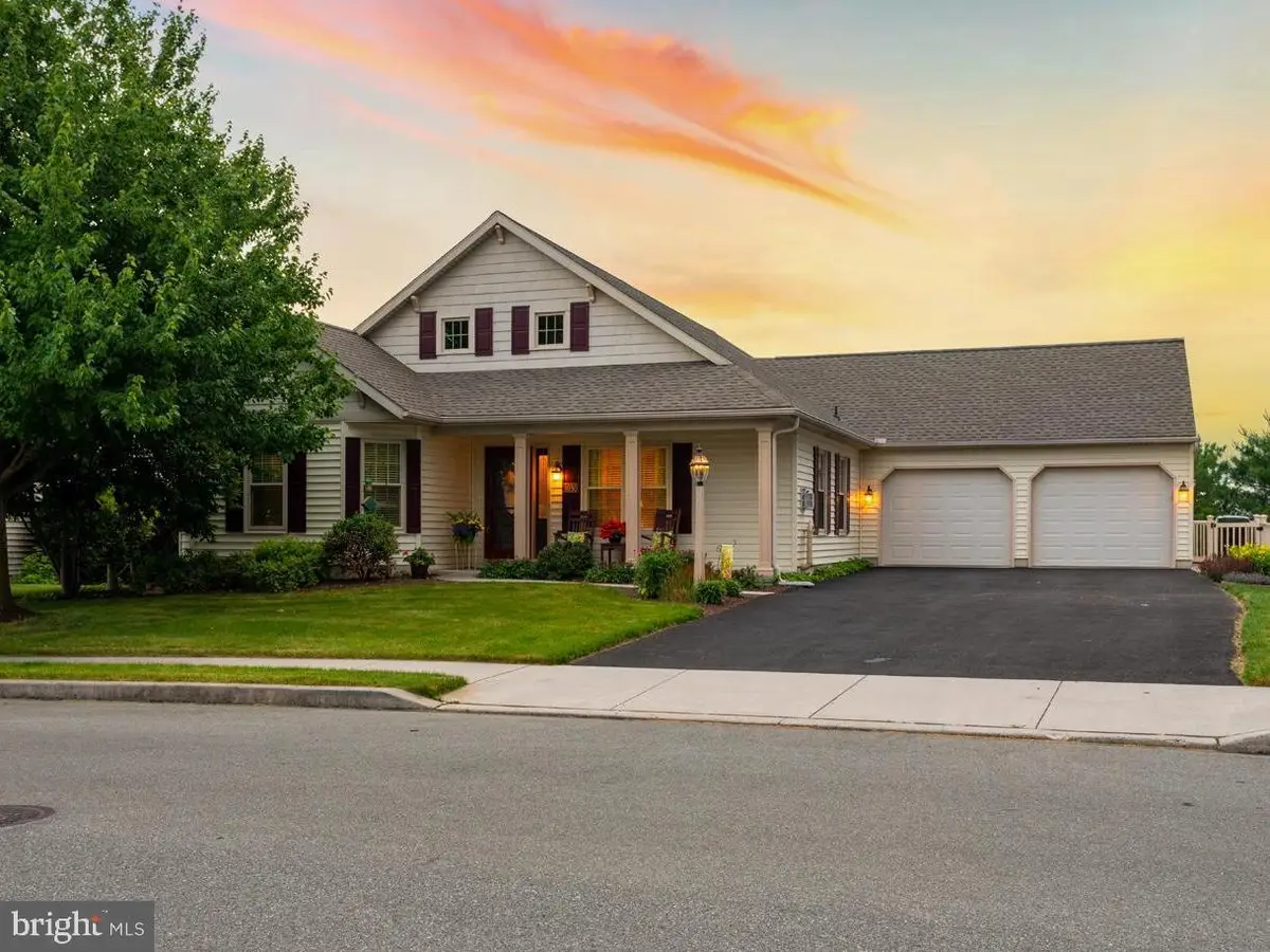 1050 Cambridge Dr, Manheim, PA 17545 - #1