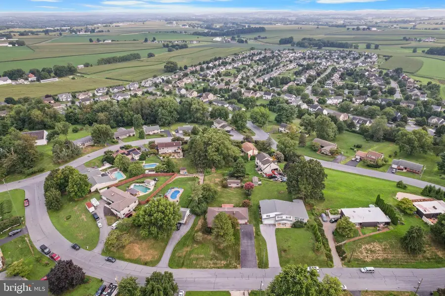 112 Rembrandt Dr, Lancaster, PA 17603 - #2