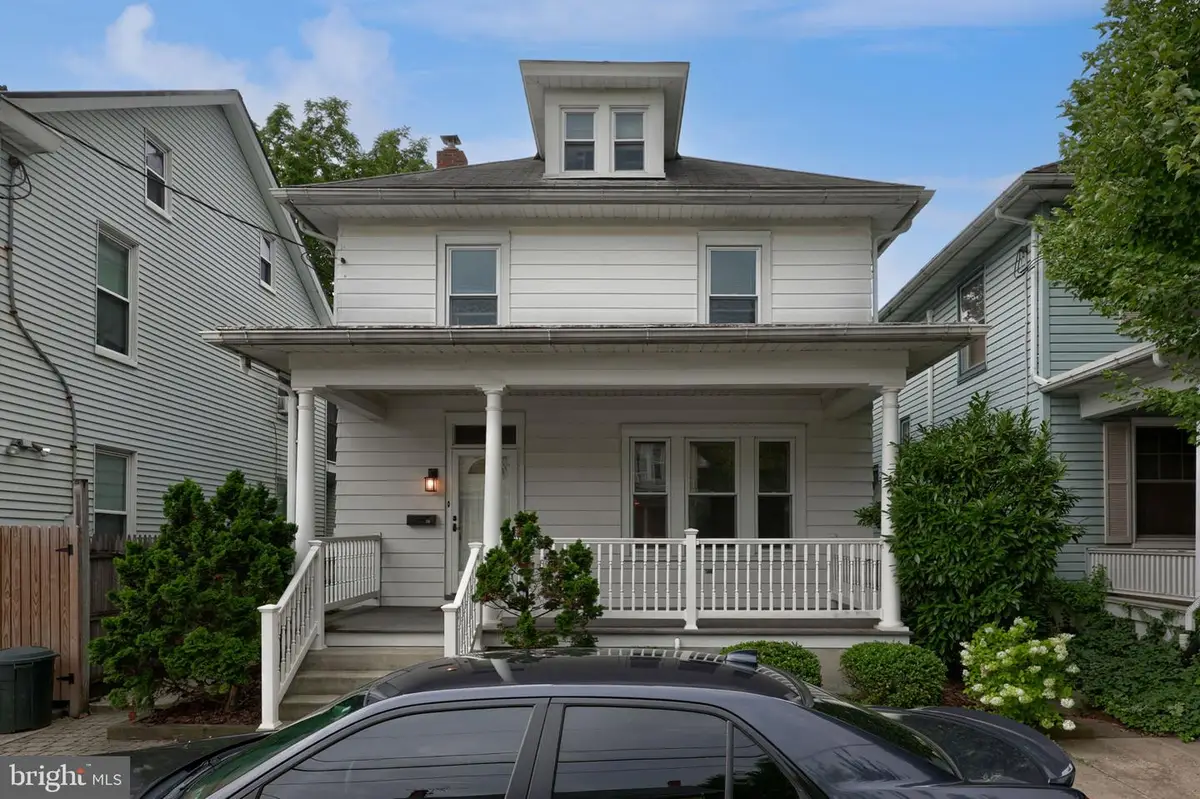 26 W Lemon St, Lititz, PA 17543 - #1
