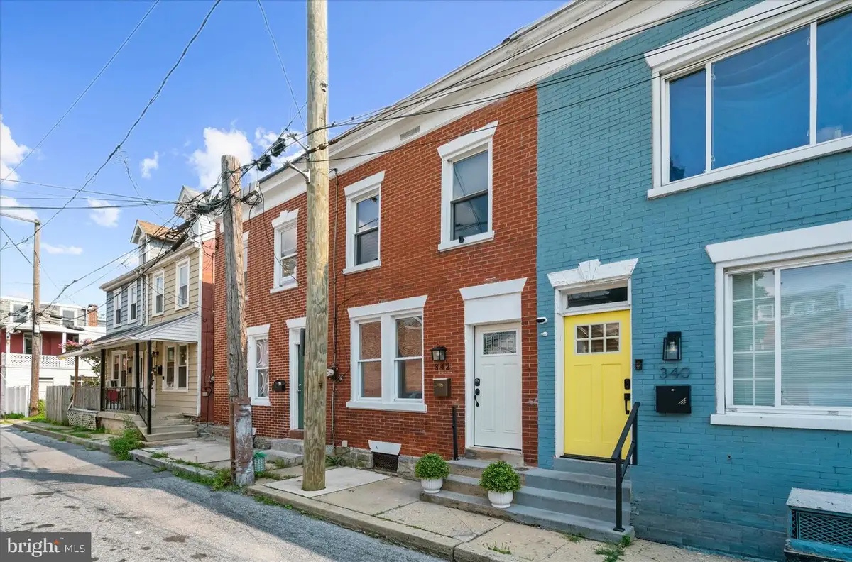 342 Hand Ave, Lancaster, PA 17602 - #1