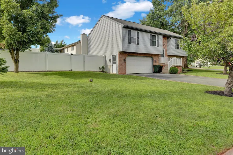 1 Burkey Dr, Denver, PA 17517 - #3