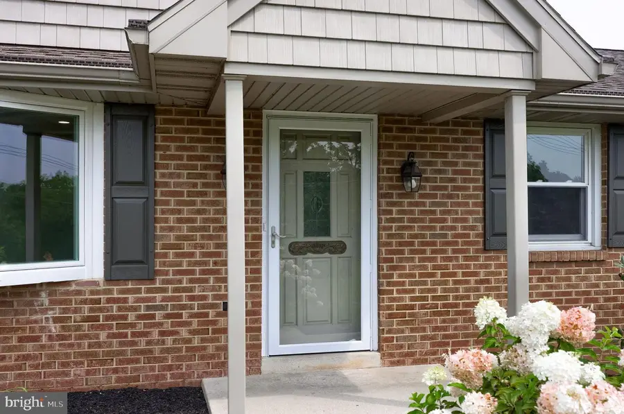 805 Lincoln Rd, Lititz, PA 17543 - #2