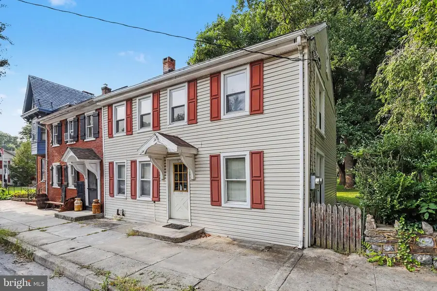 252 W Market St, Marietta, PA 17547 - #3