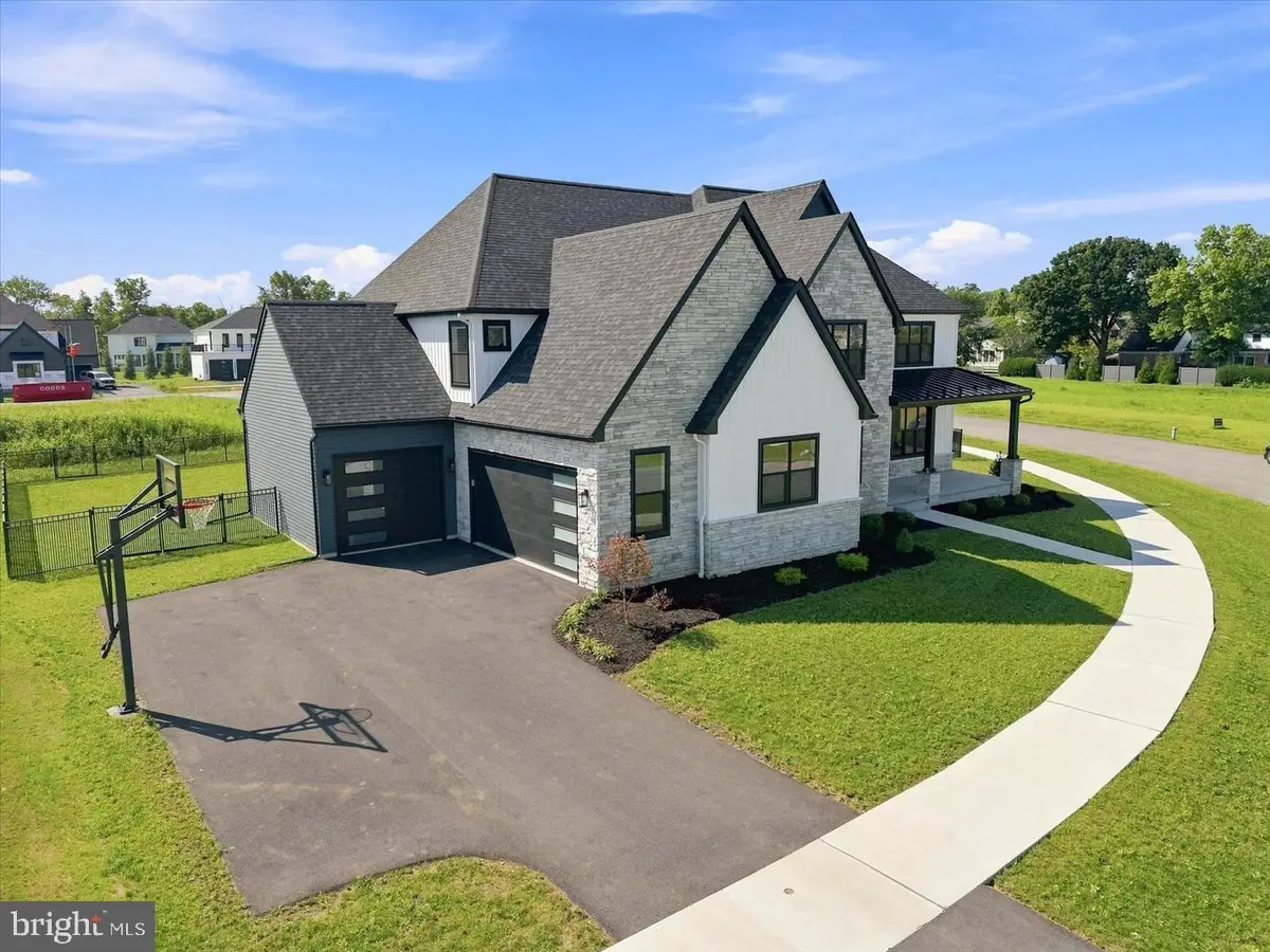 585 Dolly Dr, Lancaster, PA 17601 - #1