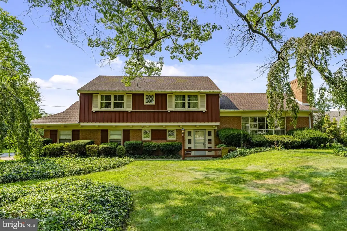 1230 Country Club Dr, Lancaster, PA 17601 - #1