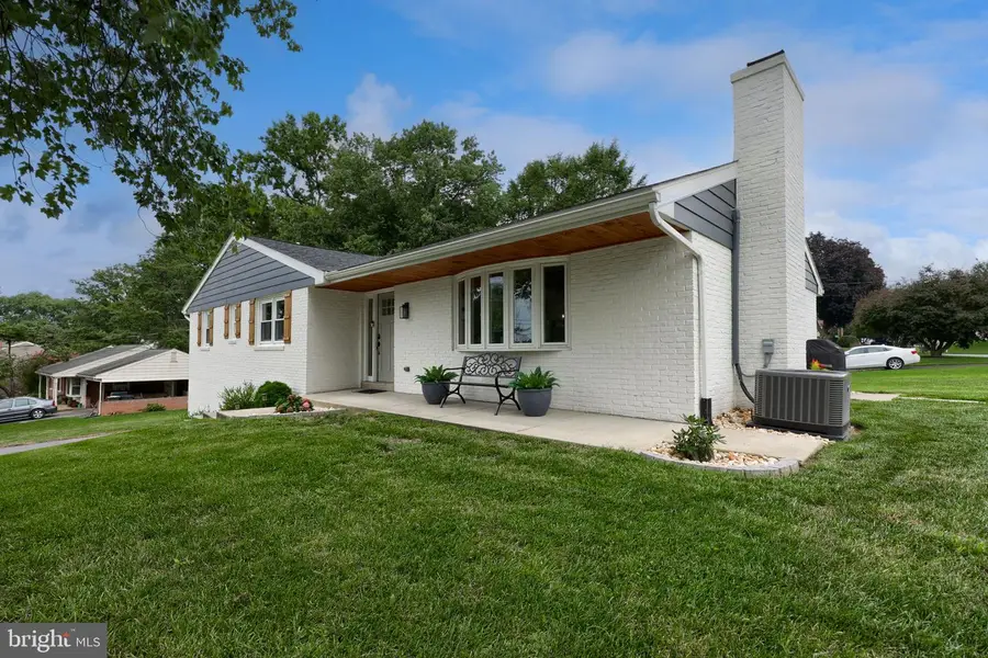 293 Tennyson Dr, Lancaster, PA 17602 - #2