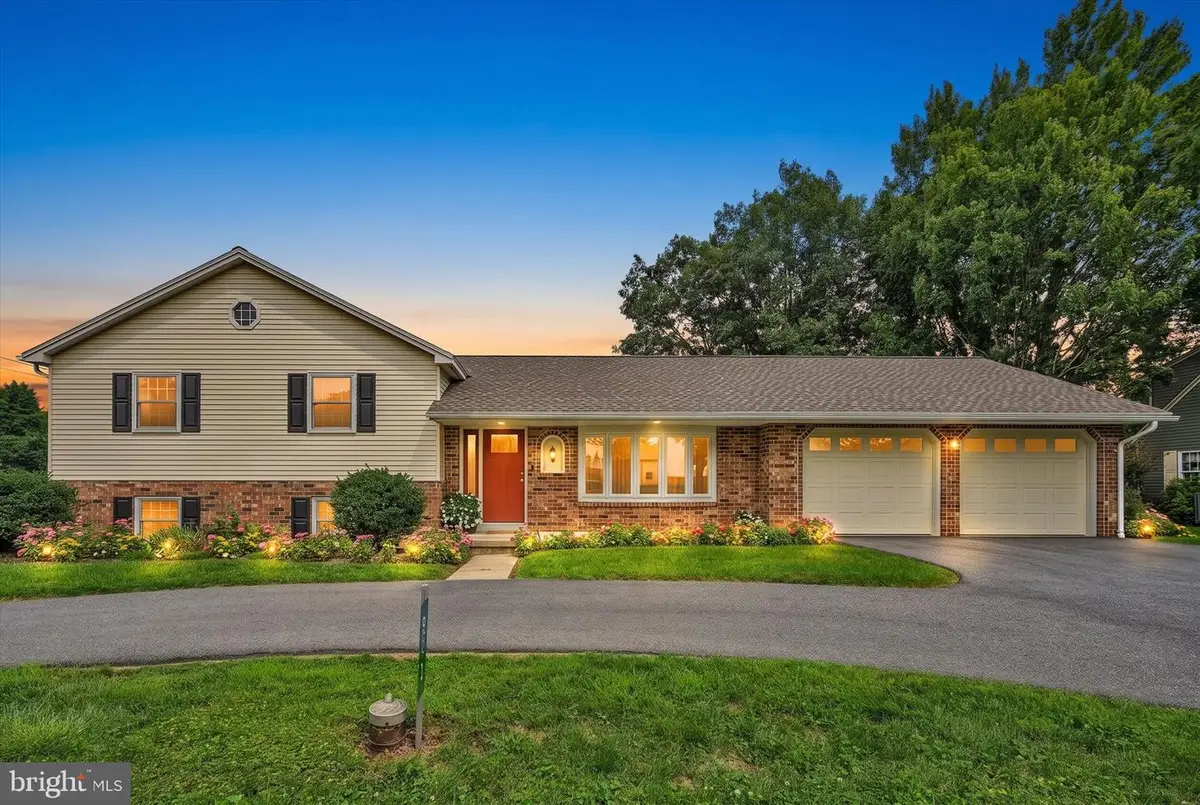 513 Lincoln Rd, Lititz, PA 17543 - #1