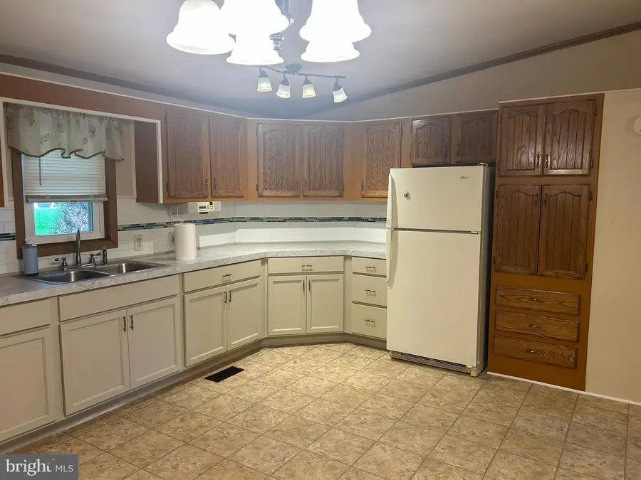 675 Lilac Dr, New Providence, PA 17560 - #3