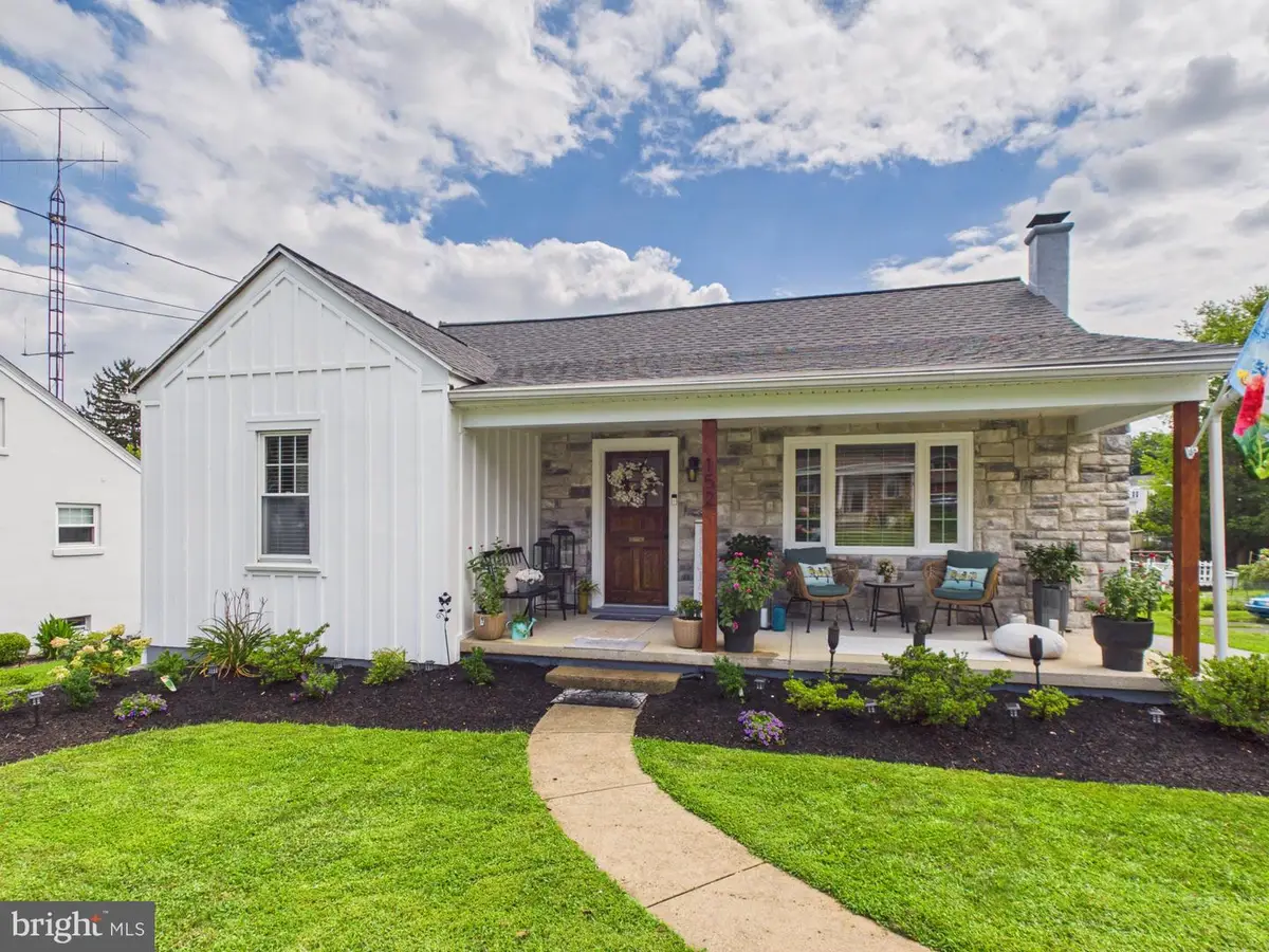 152 Elizabeth St, Millersville, PA 17551 - #1