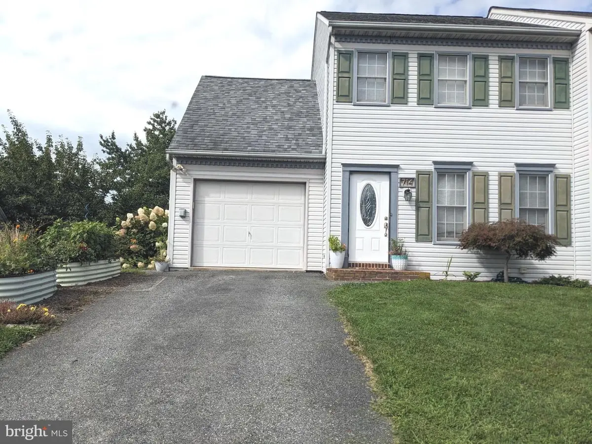 714 Fieldstone Ln, Elizabethtown, PA 17022 - #1