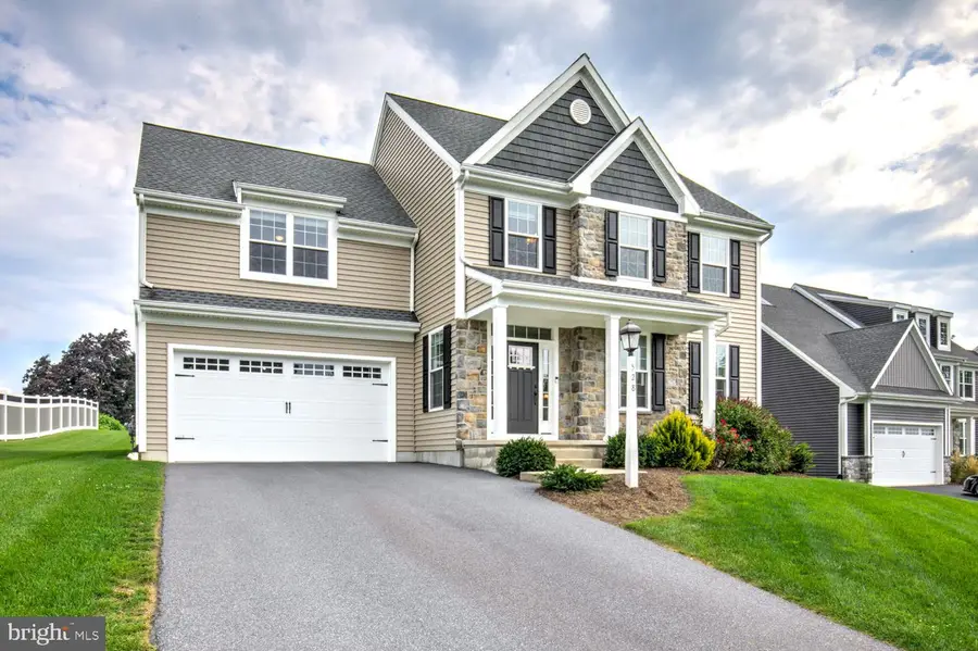 528 Spring Hollow Dr, New Holland, PA 17557 - #2
