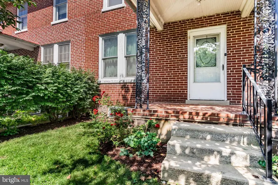 19 S Custer Ave, New Holland, PA 17557 - #2