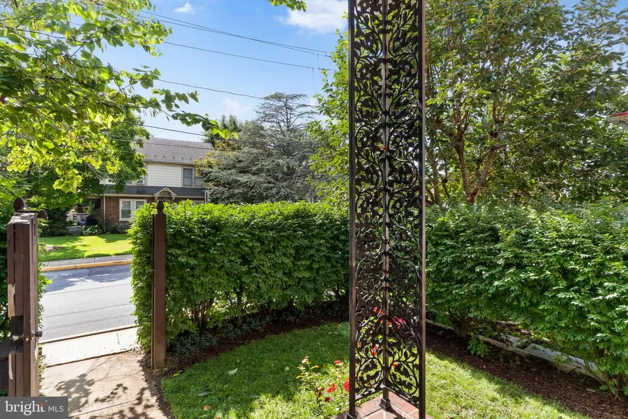 19 S Custer Ave, New Holland, PA 17557 - #3
