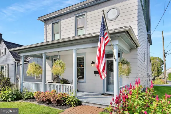 138 N Liberty St, LITITZ, PA 17543