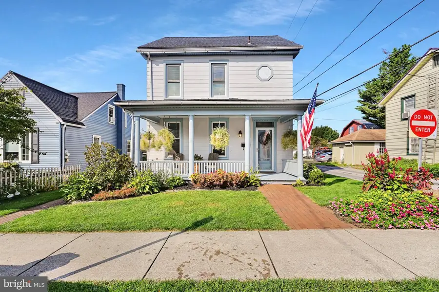 138 N Liberty St, Lititz, PA 17543 - #3