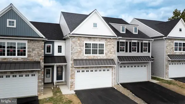 2444 Spring Water Cir, LANCASTER, PA 17601