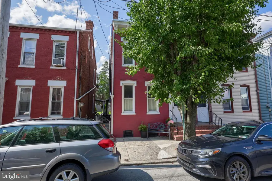 753 Locust St, Columbia, PA 17512 - #2