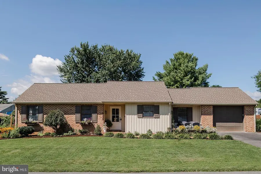 6350 Hollow Dr, East Petersburg, PA 17520 - #2