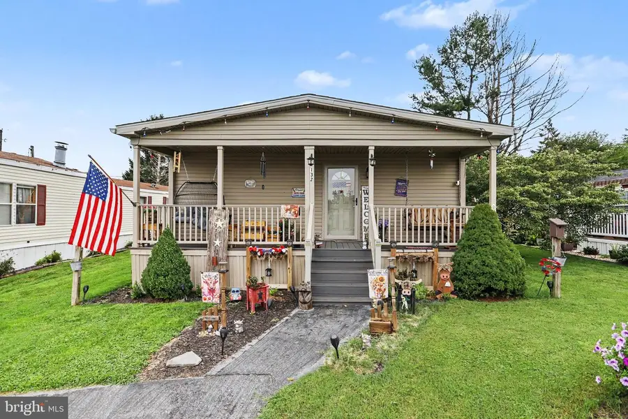 132 Amber Cir, New Holland, PA 17557 - #2
