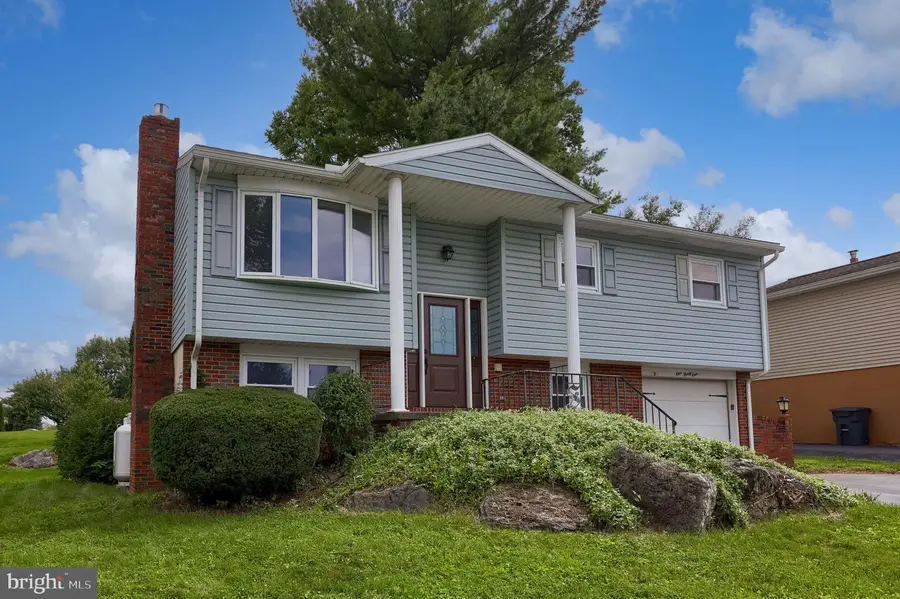 131 S Oak St, Lititz, PA 17543 - #2
