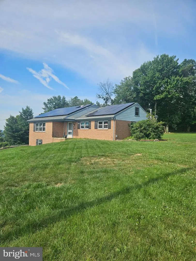 332 Indian Head Rd, Columbia, PA 17512 - #1