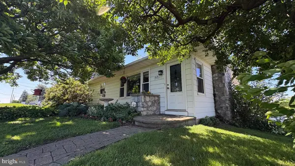 1608 Lancaster Pike, QUARRYVILLE, PA 17566