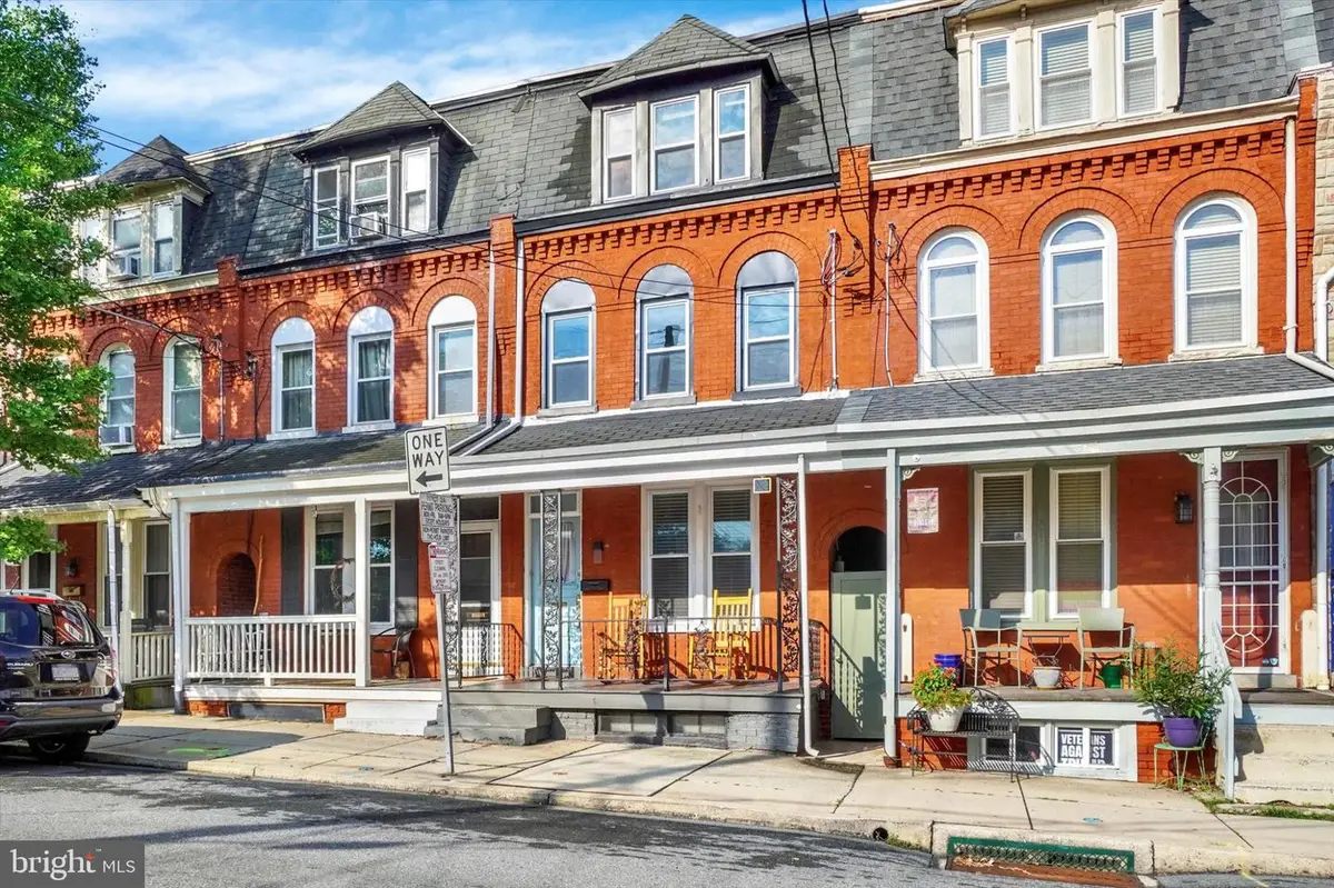 220 N Shippen St, Lancaster, PA 17602 - #1