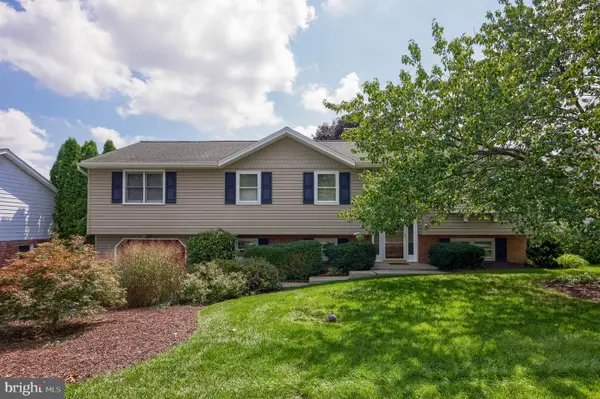 434 Surrey Dr, LANCASTER, PA 17601