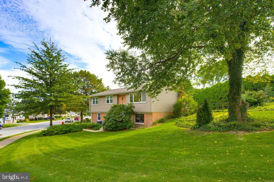 104 Oxford Dr, Lititz, PA 17543 - #3