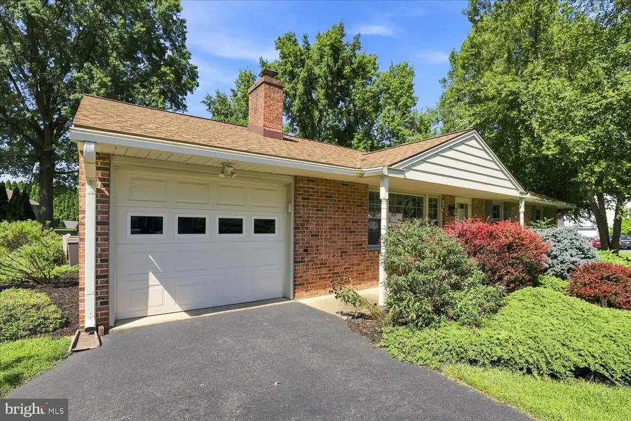 18 Pfautz Ave, Lititz, PA 17543 - #3