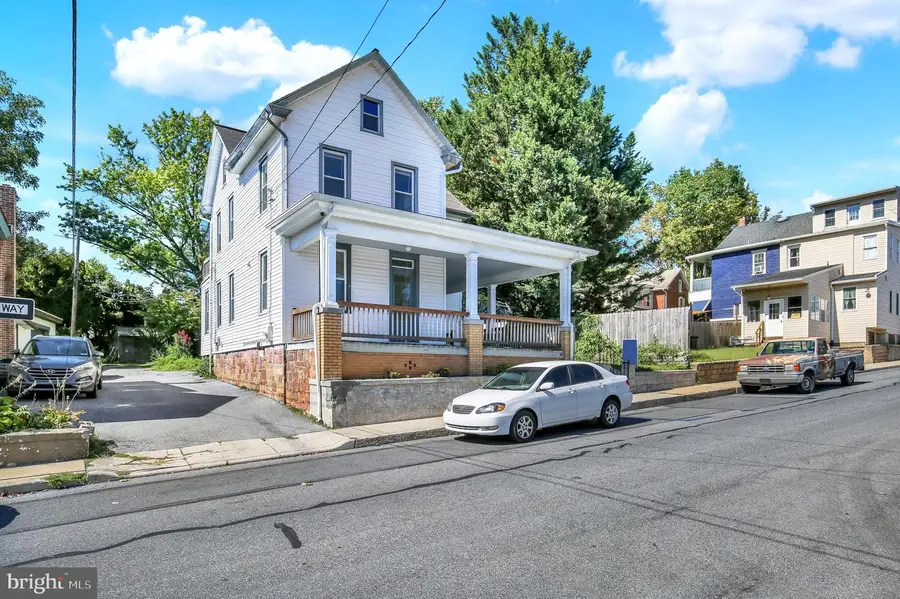 17 Oak St S, Ephrata, PA 17522 - #2