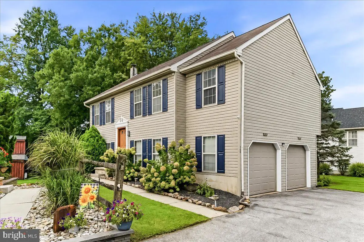 208 S Lime St, Quarryville, PA 17566 - #1